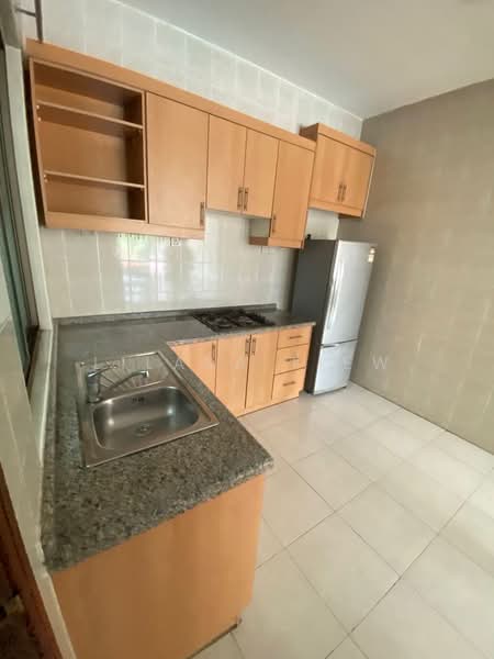 Pangsapuri untuk Dijual di Molek Pine 1 - Lilara Tiew - Kitchen - PropertyGuru.com.my