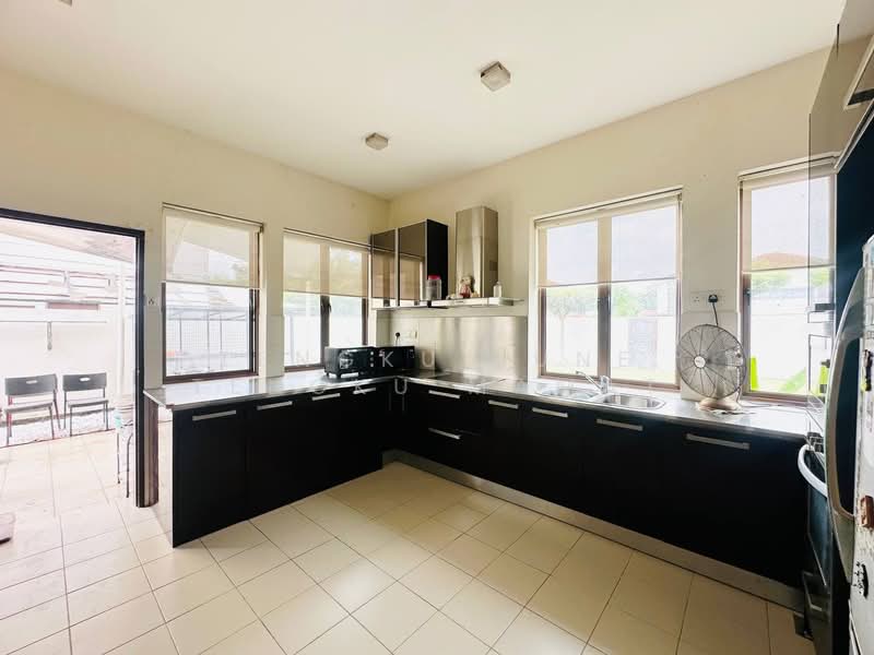 Bungalow for Sale in Bangi (Selangor) - Tengku June Tengku Mamat - Kitchen - PropertyGuru.com.my