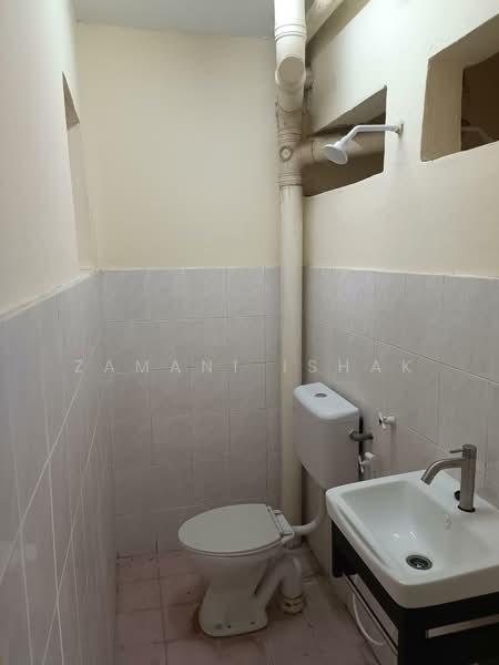 Apartment for Sale at Anggerik Apartment - Zamani Ishak - Bathroom - PropertyGuru.com.my