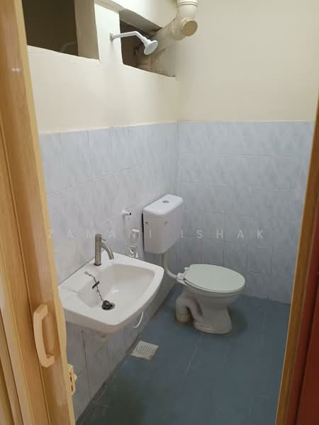 Apartment for Sale at Anggerik Apartment - Zamani Ishak - Bathroom - PropertyGuru.com.my
