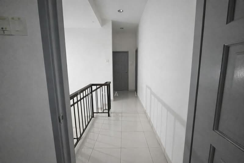 Rumah Teres 2 Tingkat untuk Disewa di Taman JP Perdana (Johor Bahru) - Emma Lee - Corridor - PropertyGuru.com.my
