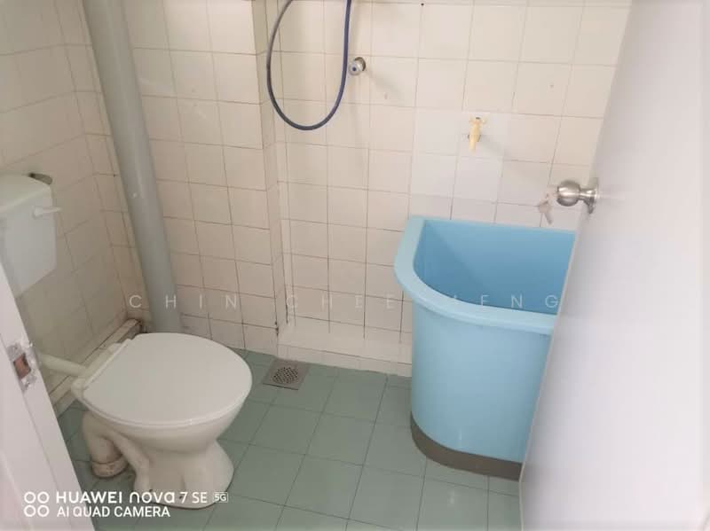 Flat for Rent at Taman Pandan Perdana - Chin Chee Meng - Bathroom - PropertyGuru.com.my