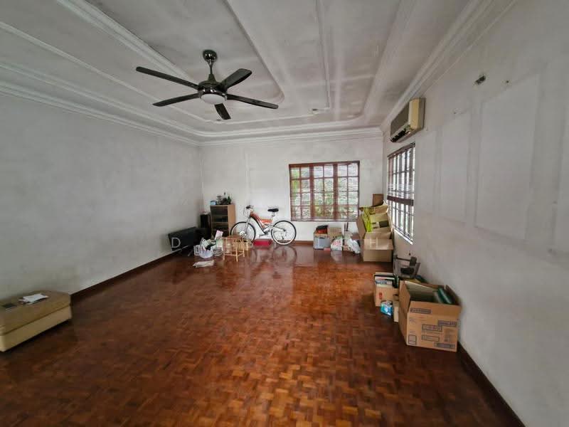 Bungalow House for Sale in Seksyen 17 (Petaling Jaya) - Daisy Loh - Living Room - PropertyGuru.com.my