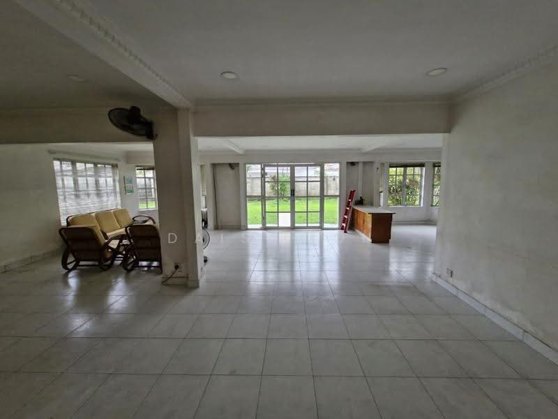 Bungalow House for Sale in Seksyen 17 (Petaling Jaya) - Daisy Loh - Living Room - PropertyGuru.com.my