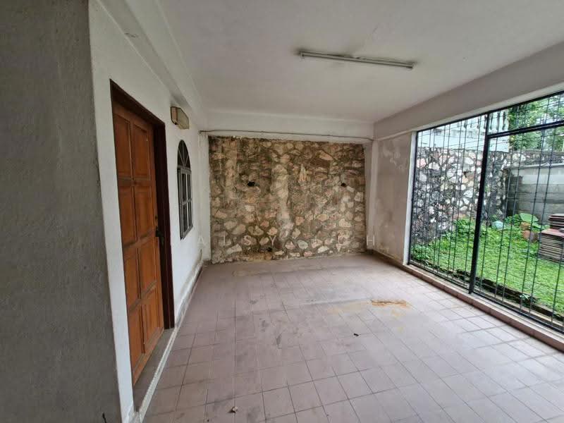 Bungalow House for Sale in Seksyen 17 (Petaling Jaya) - Daisy Loh - Exterior - PropertyGuru.com.my