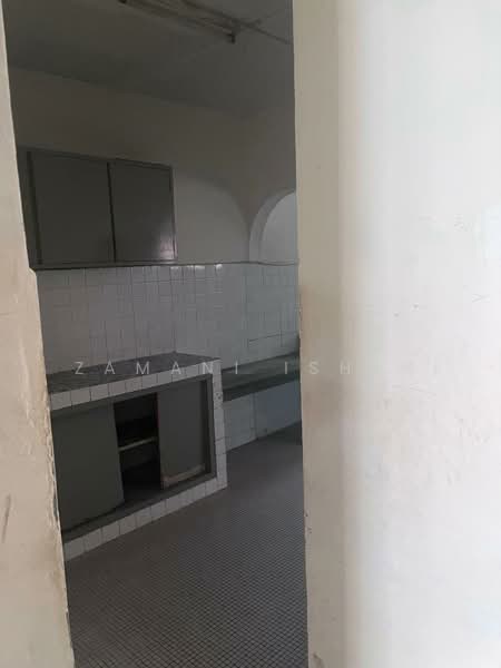 Terraced House for Sale in Petaling Jaya (Selangor) - Zamani Ishak - Kitchen - PropertyGuru.com.my
