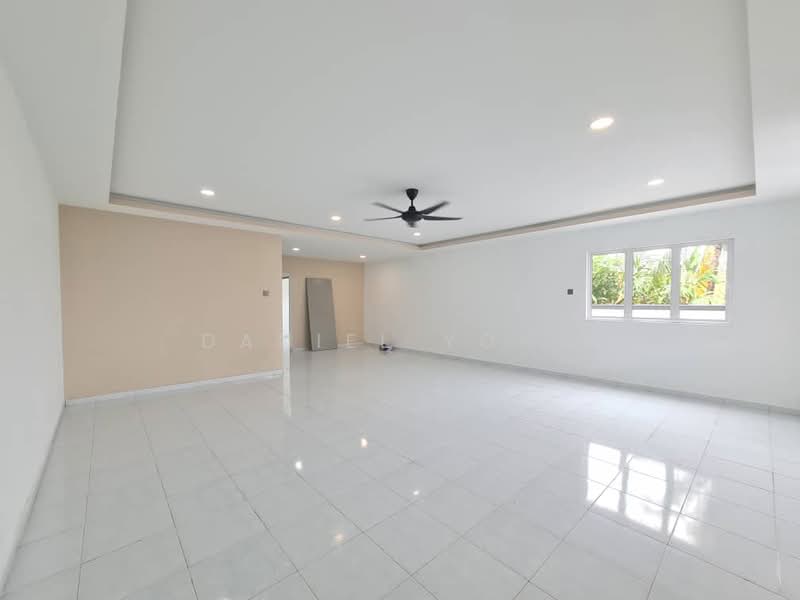 2.5-storey Terraced House for Sale in Taman Pulai Utama (Skudai) - Daniel Yong - Living Room - PropertyGuru.com.my