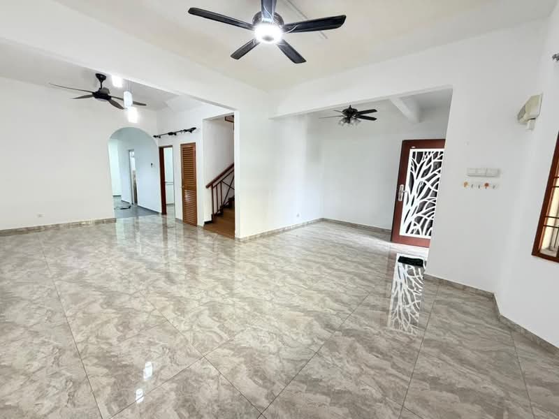 Rumah Teres 2 Tingkat untuk Dijual di Kota Masai (Pasir Gudang) - Zira . - Living Room - PropertyGuru.com.my