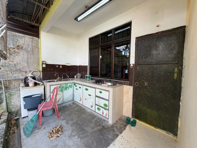 Semi-Detached House for Sale in Taman Megah Ria (Masai) - Brandon Khor - Kitchen - PropertyGuru.com.my