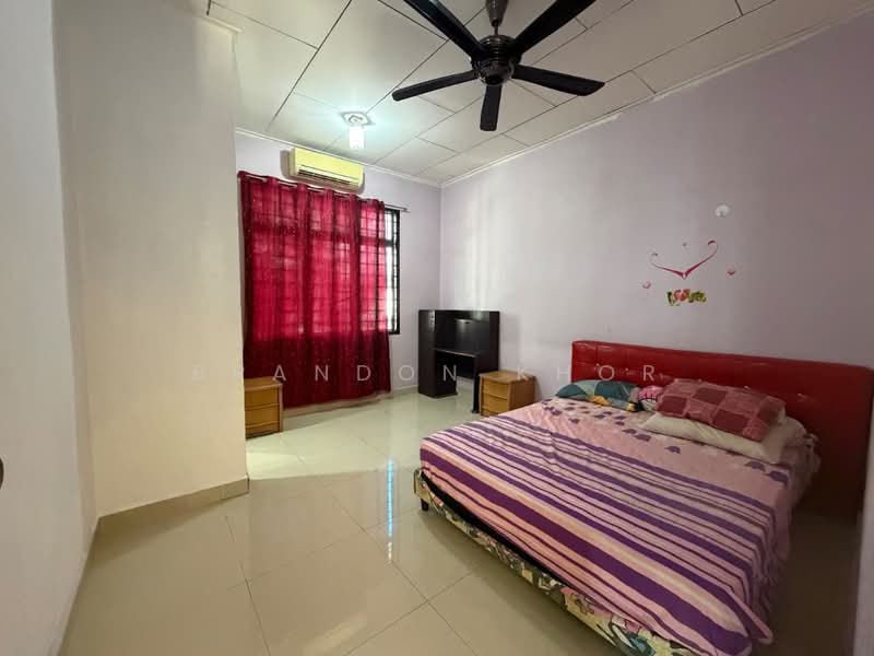 Semi-Detached House for Sale in Taman Megah Ria (Masai) - Brandon Khor - Bedroom - PropertyGuru.com.my