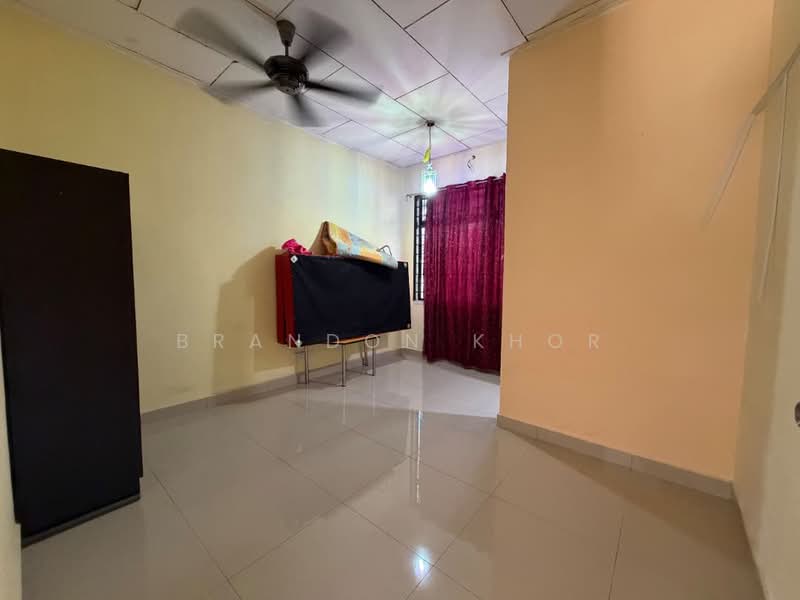 Semi-Detached House for Sale in Taman Megah Ria (Masai) - Brandon Khor - Living Room - PropertyGuru.com.my