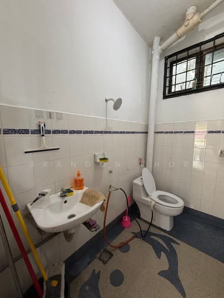 Semi-Detached House for Sale in Taman Megah Ria (Masai) - Brandon Khor - Bathroom - PropertyGuru.com.my