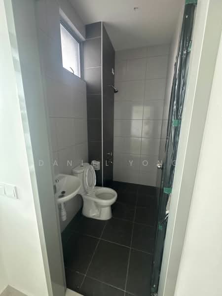 1-storey Terraced House for Sale in Bandar Putra (Kulai) - Daniel Yong - Bathroom - PropertyGuru.com.my