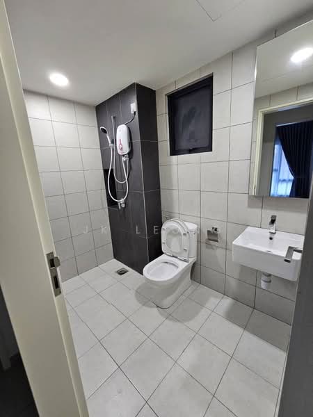 Service Residence for Sale at D'Cosmos Residences - JK Leong - Bathroom - PropertyGuru.com.my