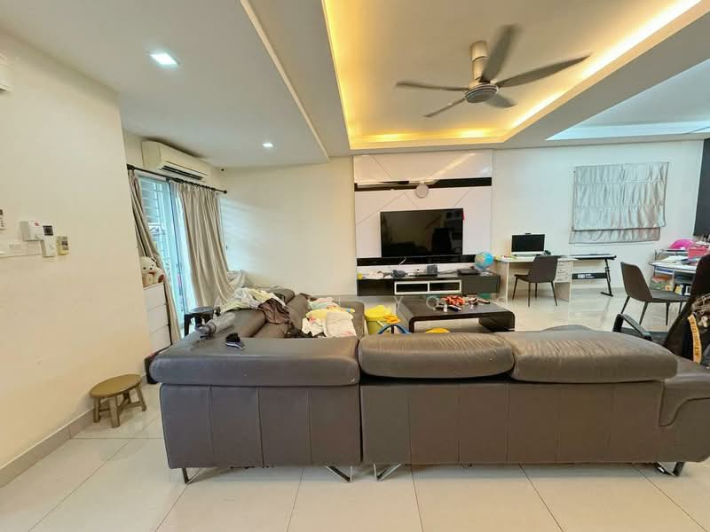 2-storey Terraced House for Sale in Taman Seri Austin (Tebrau) - Daniel Yong - Living Room - PropertyGuru.com.my