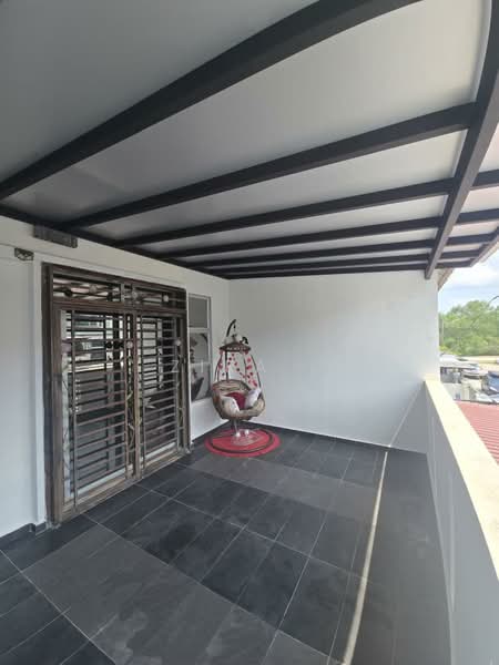 2.5-storey Terraced House for Sale in Taman Scientex Pasir Gudang (Pasir Gudang) - Zira . - Balcony - PropertyGuru.com.my