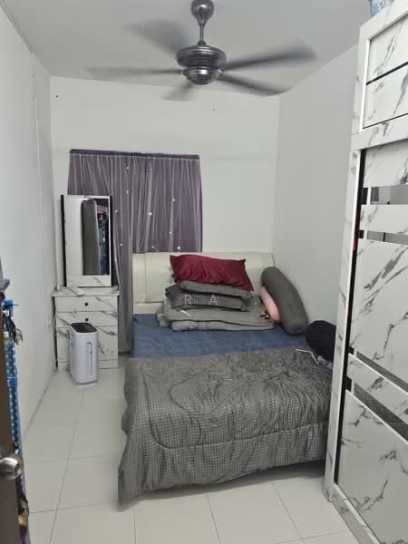 2.5-storey Terraced House for Sale in Taman Scientex Pasir Gudang (Pasir Gudang) - Zira . - Bedroom - PropertyGuru.com.my