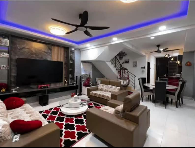 2.5-storey Terraced House for Sale in Taman Scientex Pasir Gudang (Pasir Gudang) - Zira . - Living Room - PropertyGuru.com.my