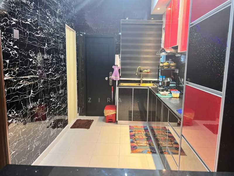 2.5-storey Terraced House for Sale in Taman Scientex Pasir Gudang (Pasir Gudang) - Zira . - Kitchen - PropertyGuru.com.my