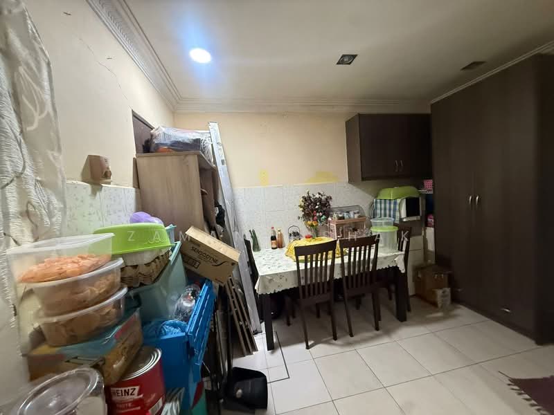 Rumah Teres 2 Tingkat untuk Dijual di Saujana (Selangor) - Zamani Ishak - Dining Room - PropertyGuru.com.my