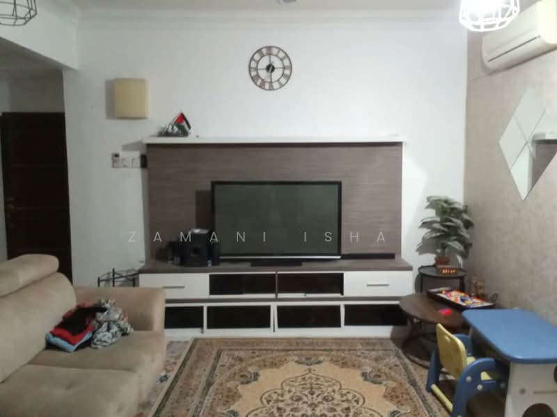 Rumah Teres 2 Tingkat untuk Dijual di Saujana (Selangor) - Zamani Ishak - Living Room - PropertyGuru.com.my
