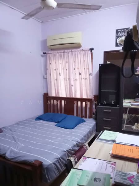 Rumah Teres 2 Tingkat untuk Dijual di Saujana (Selangor) - Zamani Ishak - Bedroom - PropertyGuru.com.my