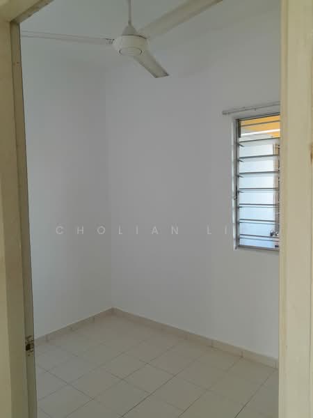 Apartment for Sale at Pangsapuri Seri Meranti - Cholian Lim - Bedroom 3 - PropertyGuru.com.my