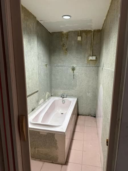 Shop / Office for Rent in Taman Universiti (Skudai) - John Lim - Bathroom - PropertyGuru.com.my
