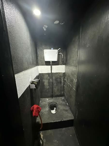 Shop / Office for Rent in Taman Universiti (Skudai) - John Lim - Bathroom - PropertyGuru.com.my