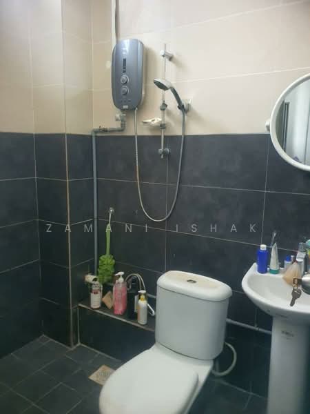 2-storey Terraced House for Sale in Setia Impian (Setia Alam) - Zamani Ishak - Bathroom - PropertyGuru.com.my
