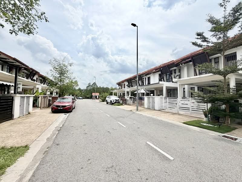 Rumah Teres 2 Tingkat untuk Dijual di Alam Sari (Bangi) - Alif Saad - PropertyGuru.com.my