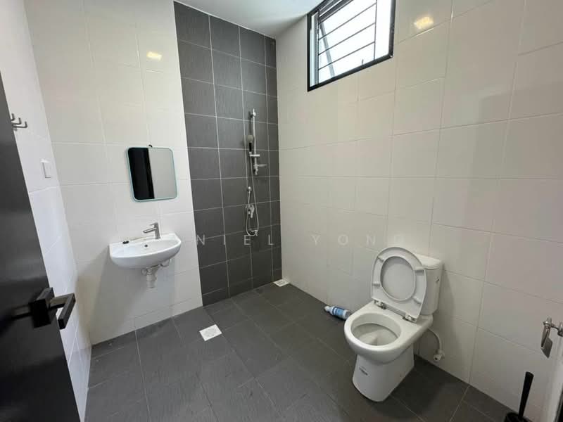 Rumah Teres 2 Tingkat untuk Dijual di Taman Redang (Johor Bahru) - Daniel Yong - Bathroom - PropertyGuru.com.my