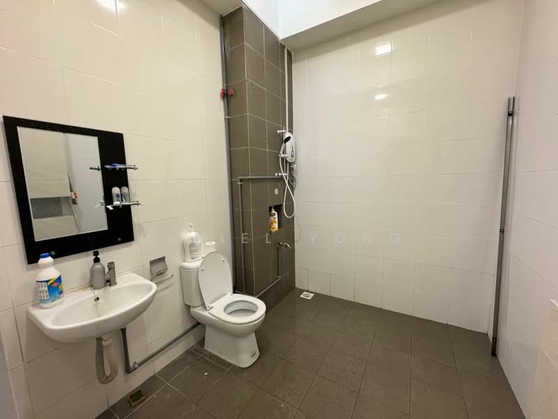 Rumah Teres 2 Tingkat untuk Dijual di Taman Redang (Johor Bahru) - Daniel Yong - Bathroom - PropertyGuru.com.my