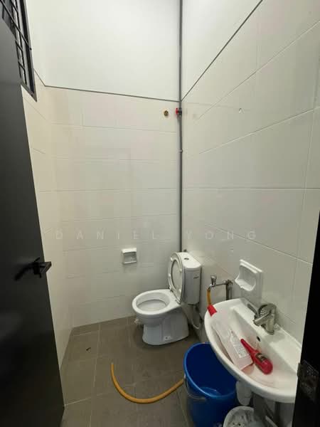 Rumah Teres 2 Tingkat untuk Dijual di Taman Redang (Johor Bahru) - Daniel Yong - Bathroom - PropertyGuru.com.my