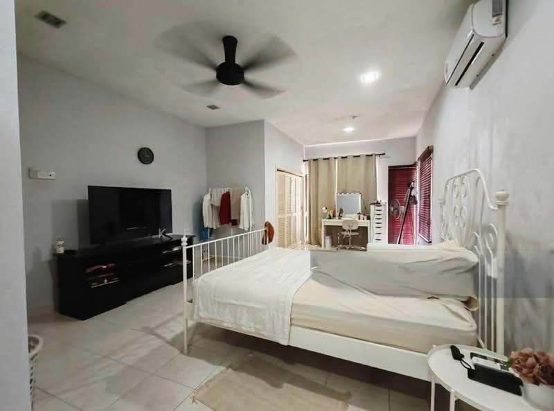 Rumah Berkembar untuk Dijual di Kipark Sri Utara (Batu) - Kellie Tan - Bedroom - PropertyGuru.com.my