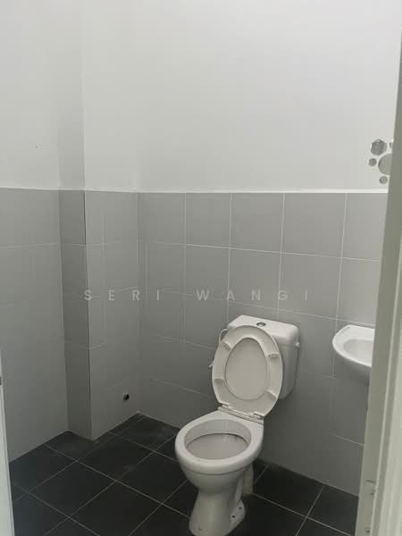 1-storey Terraced House for Sale in Taman Sri Penawar (Pengerang) - Seri Wangi - Bathroom - PropertyGuru.com.my