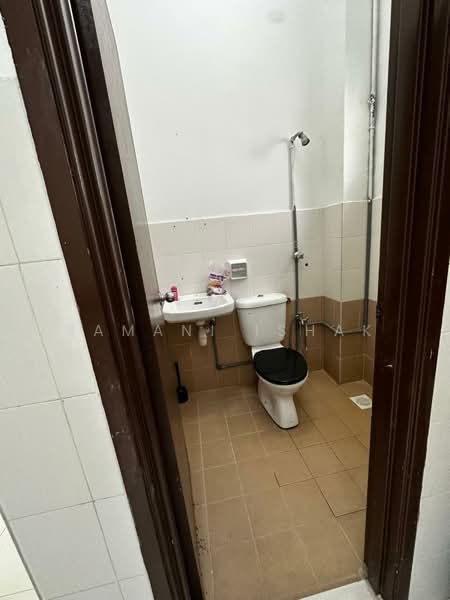 Rumah Teres 2 Tingkat untuk Dijual di Kajang (Selangor) - Zamani Ishak - Bathroom - PropertyGuru.com.my