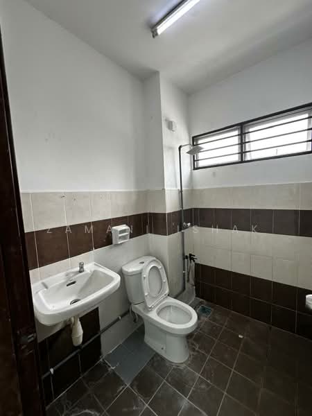 Rumah Teres 2 Tingkat untuk Dijual di Kajang (Selangor) - Zamani Ishak - Bathroom - PropertyGuru.com.my