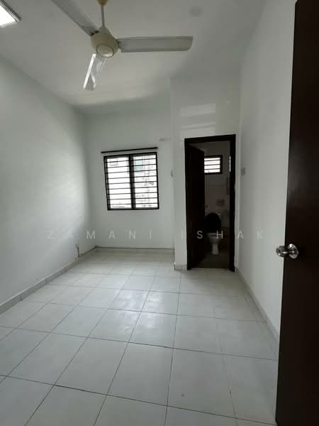 Rumah Teres 2 Tingkat untuk Dijual di Kajang (Selangor) - Zamani Ishak - Bathroom - PropertyGuru.com.my