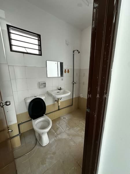 Rumah Teres 2 Tingkat untuk Dijual di Kajang (Selangor) - Zamani Ishak - Bathroom - PropertyGuru.com.my