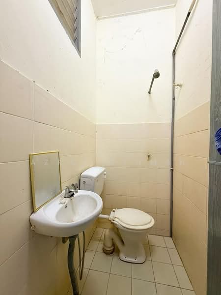 1-storey Terraced House for Sale in Rembau (Negeri Sembilan) - Azrul Othman - Bathroom - PropertyGuru.com.my