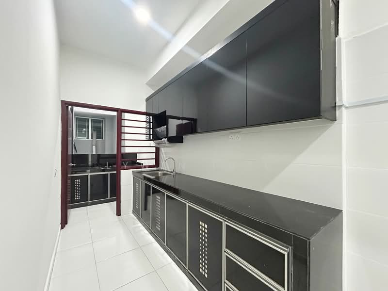 Service Residence for Sale at The Sky Executive Suites - Lywen Thye - Kitchen - PropertyGuru.com.my
