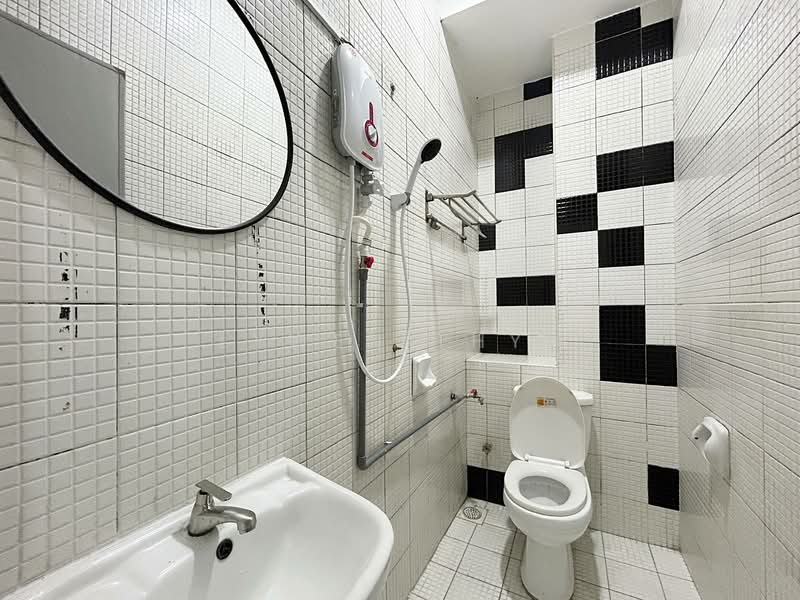 Service Residence for Sale at The Sky Executive Suites - Lywen Thye - Bathroom - PropertyGuru.com.my