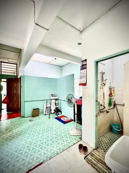 Rumah Teres 2 Tingkat untuk Dijual di Pulau Tikus (Penang) - Serena Tan - Bathroom - PropertyGuru.com.my
