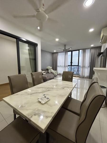 Kediaman Servis untuk Dijual di KL Gateway Residences - Christina Loke - Living Room - PropertyGuru.com.my