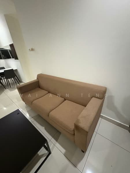 Pangsapuri untuk Dijual di Central Residence @ Sungai Besi - Wai Ann Teng - Living Room - PropertyGuru.com.my