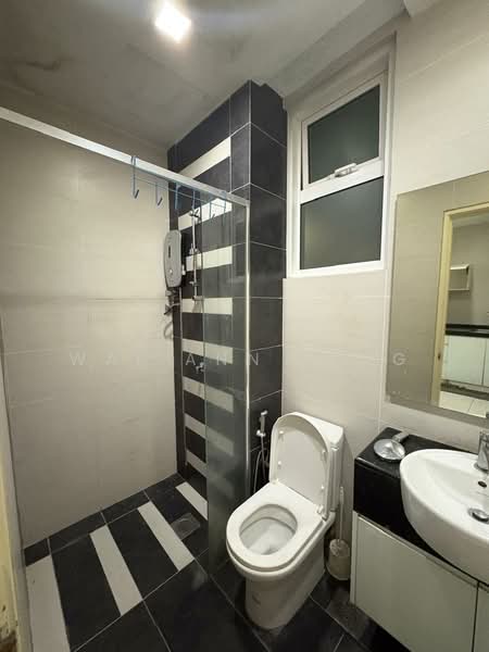 Pangsapuri untuk Dijual di Central Residence @ Sungai Besi - Wai Ann Teng - Bathroom - PropertyGuru.com.my