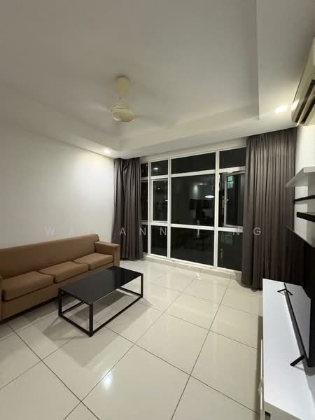 Pangsapuri untuk Dijual di Central Residence @ Sungai Besi - Wai Ann Teng - Living Room - PropertyGuru.com.my