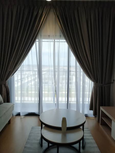 Servis Apartment untuk Disewa di Maya Bay Residences @ Gamuda Cove - William Pua - Living Room - PropertyGuru.com.my