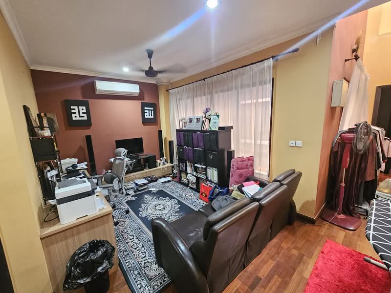 2-storey Terraced House for Sale in Bukit Jelutong (Shah Alam) - Winny Su - Living Room - PropertyGuru.com.my